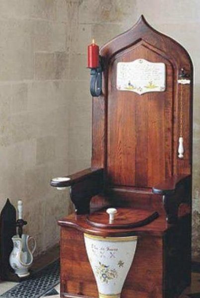Самые старые унитазы