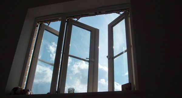 Открытое окно